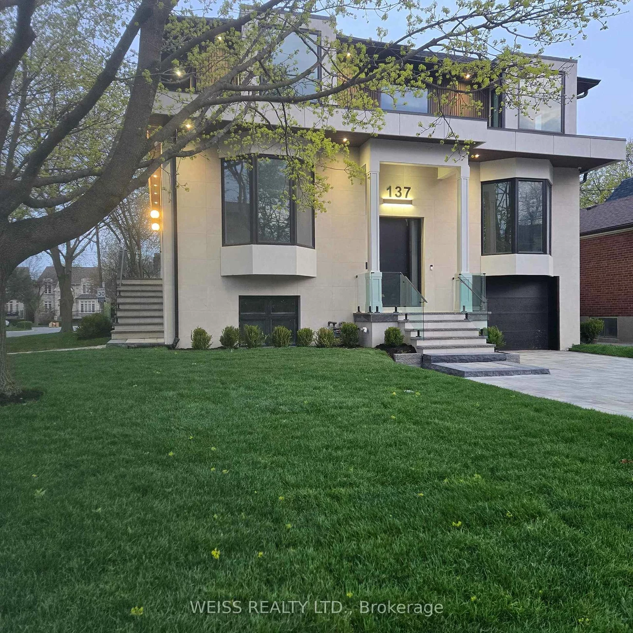 137, Bannockburn, Bedford Park-Nortown, Toronto