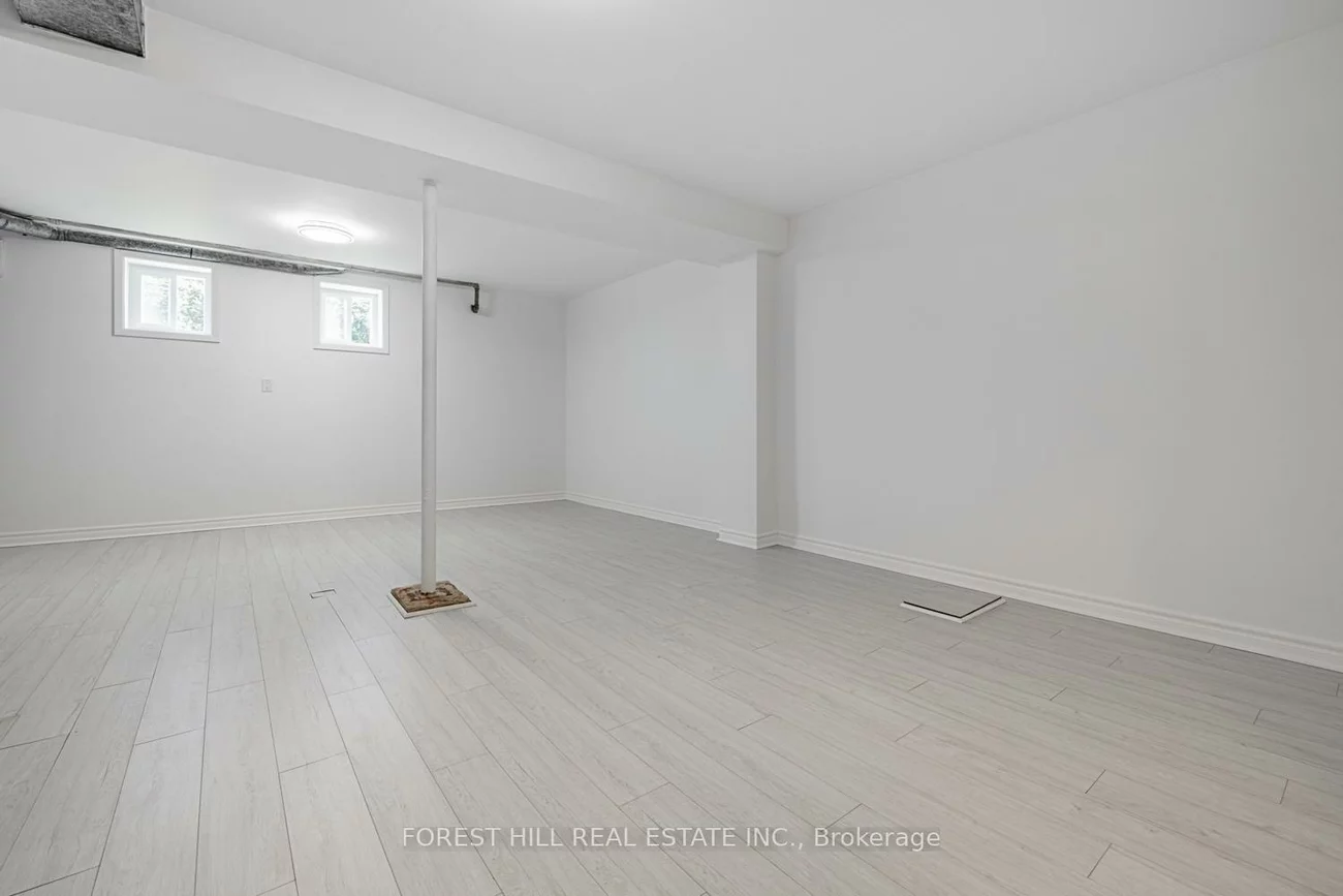 10, Courtwood, Bayview Village, Toronto