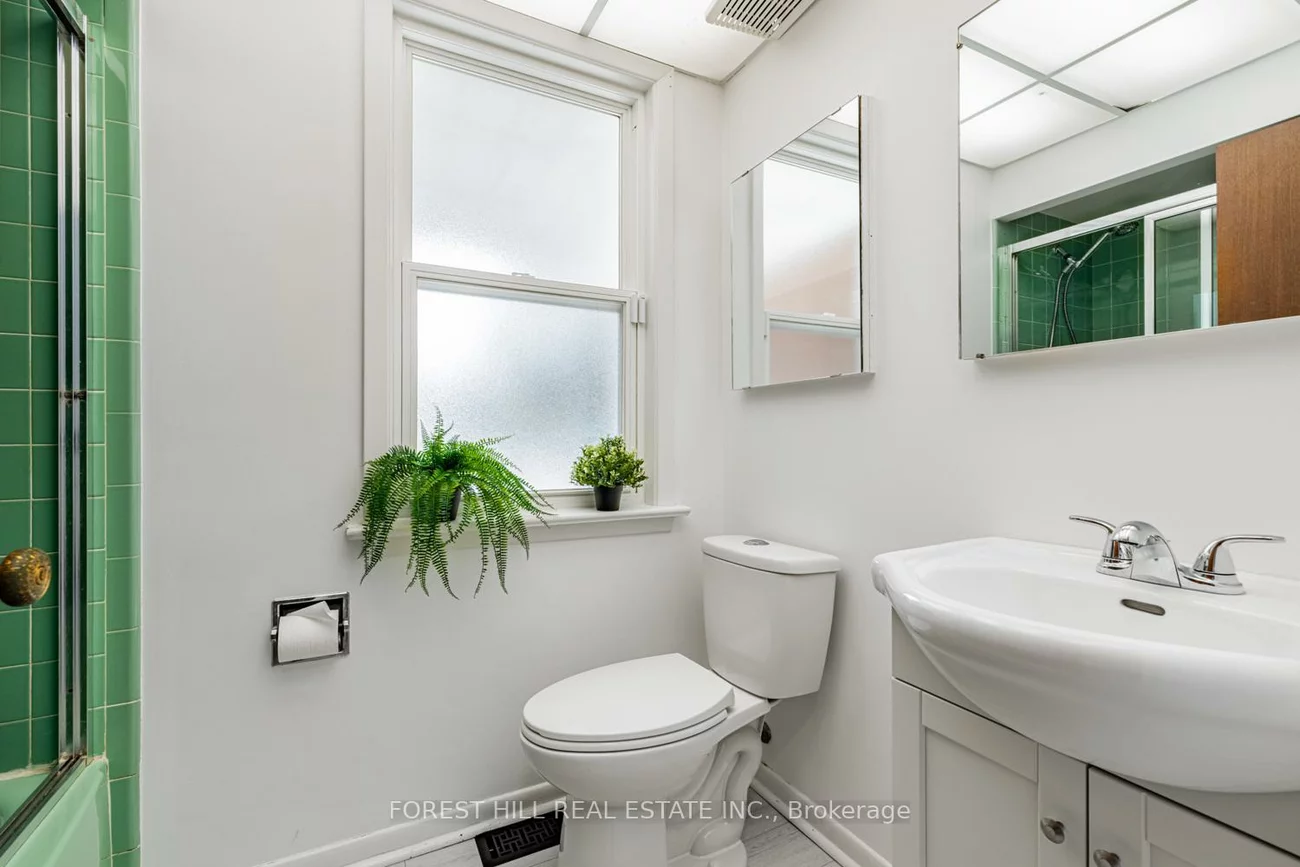10, Courtwood, Bayview Village, Toronto