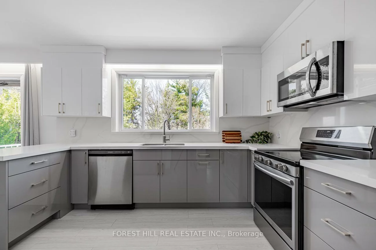 10, Courtwood, Bayview Village, Toronto