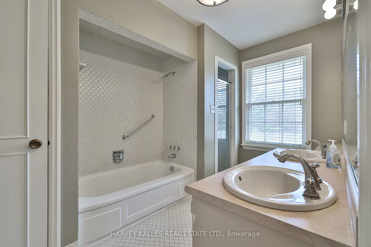 38, Fifeshire, St. Andrew-Windfields, Toronto