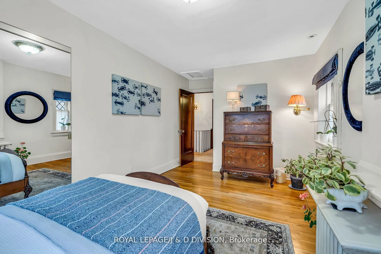 77, College View, Forest Hill South, Toronto