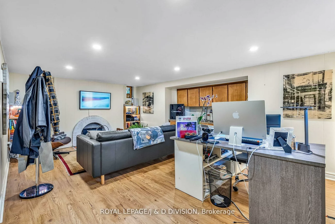 77, College View, Forest Hill South, Toronto