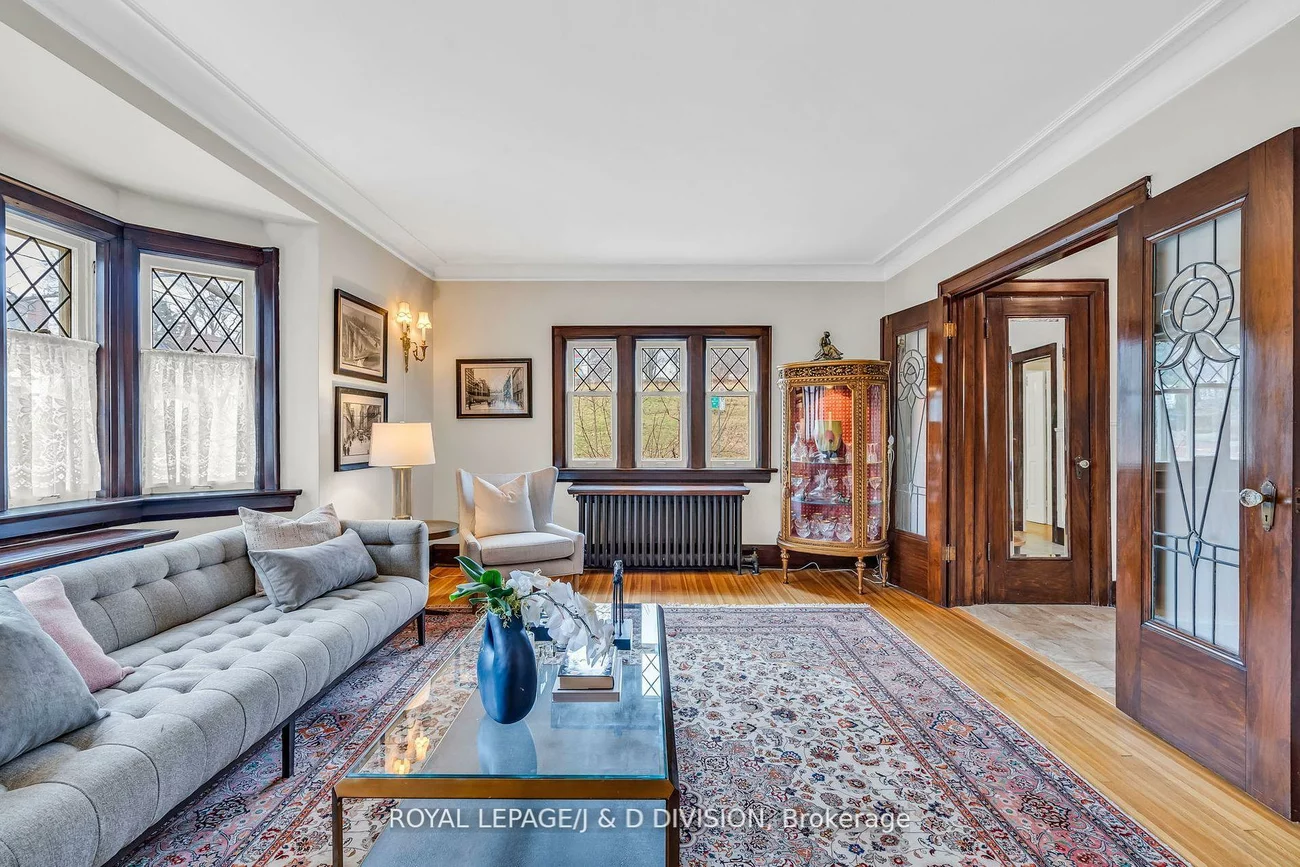 77, College View, Forest Hill South, Toronto