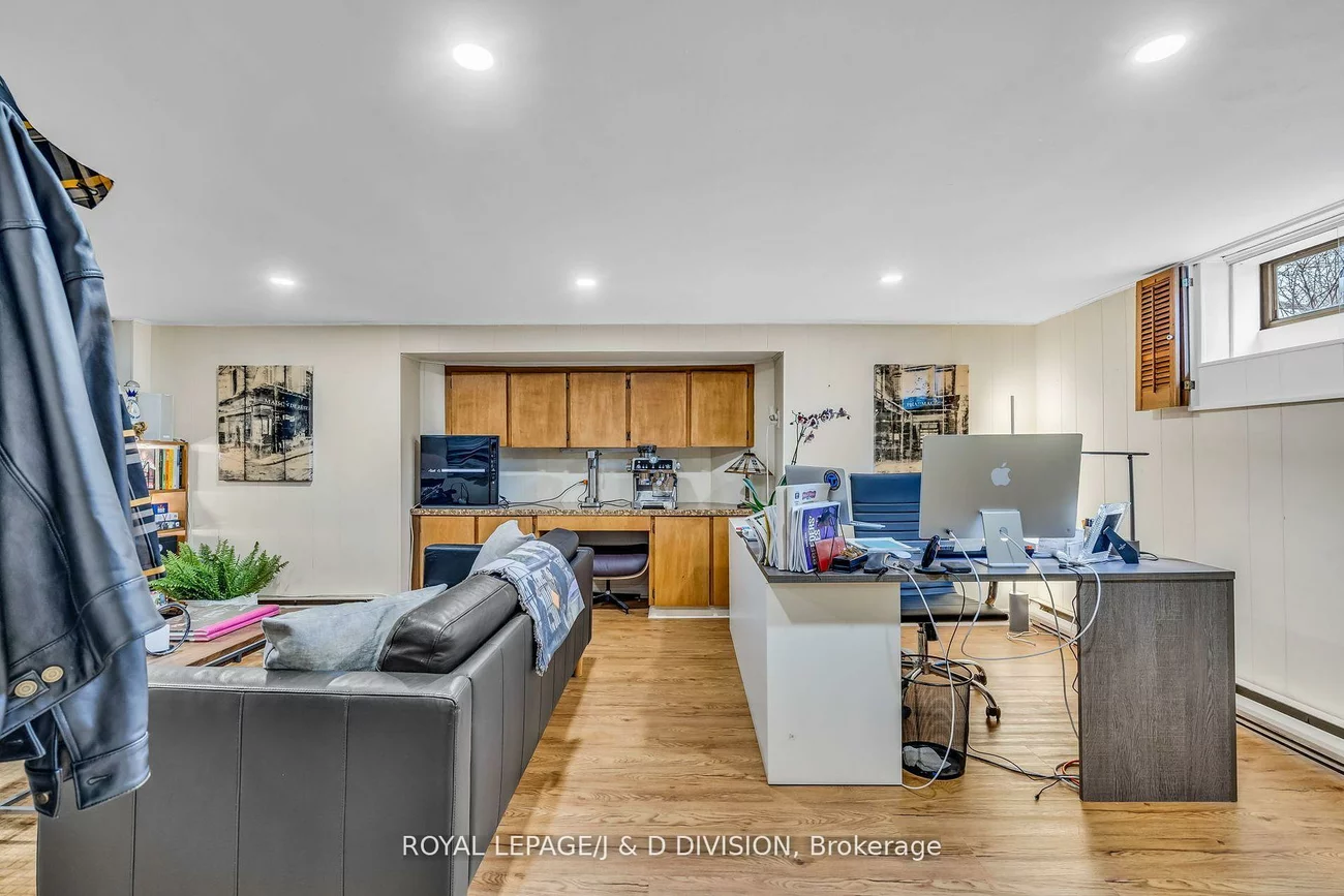 77, College View, Forest Hill South, Toronto