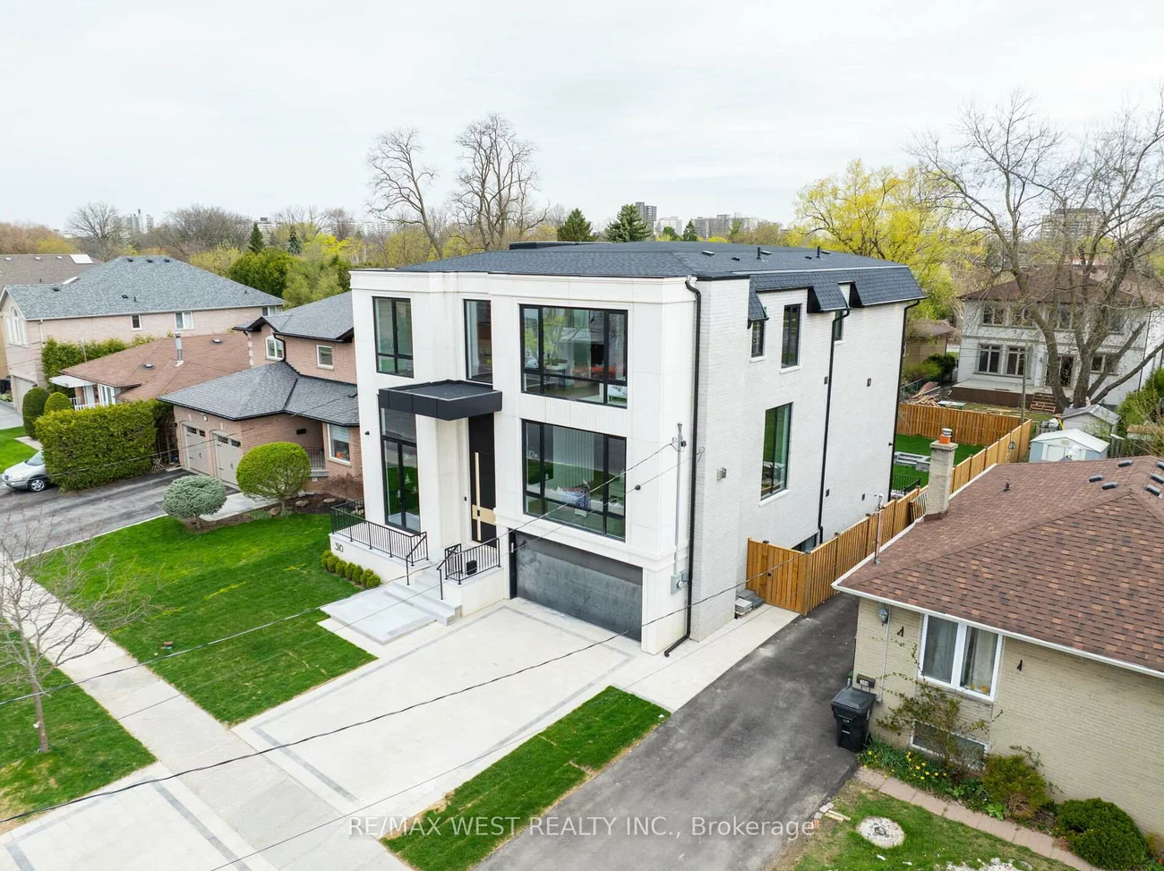 310, Patricia, Newtonbrook West, Toronto
