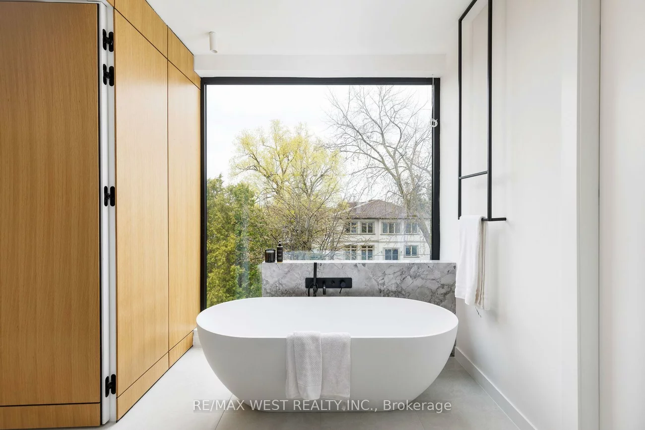 310, Patricia, Newtonbrook West, Toronto