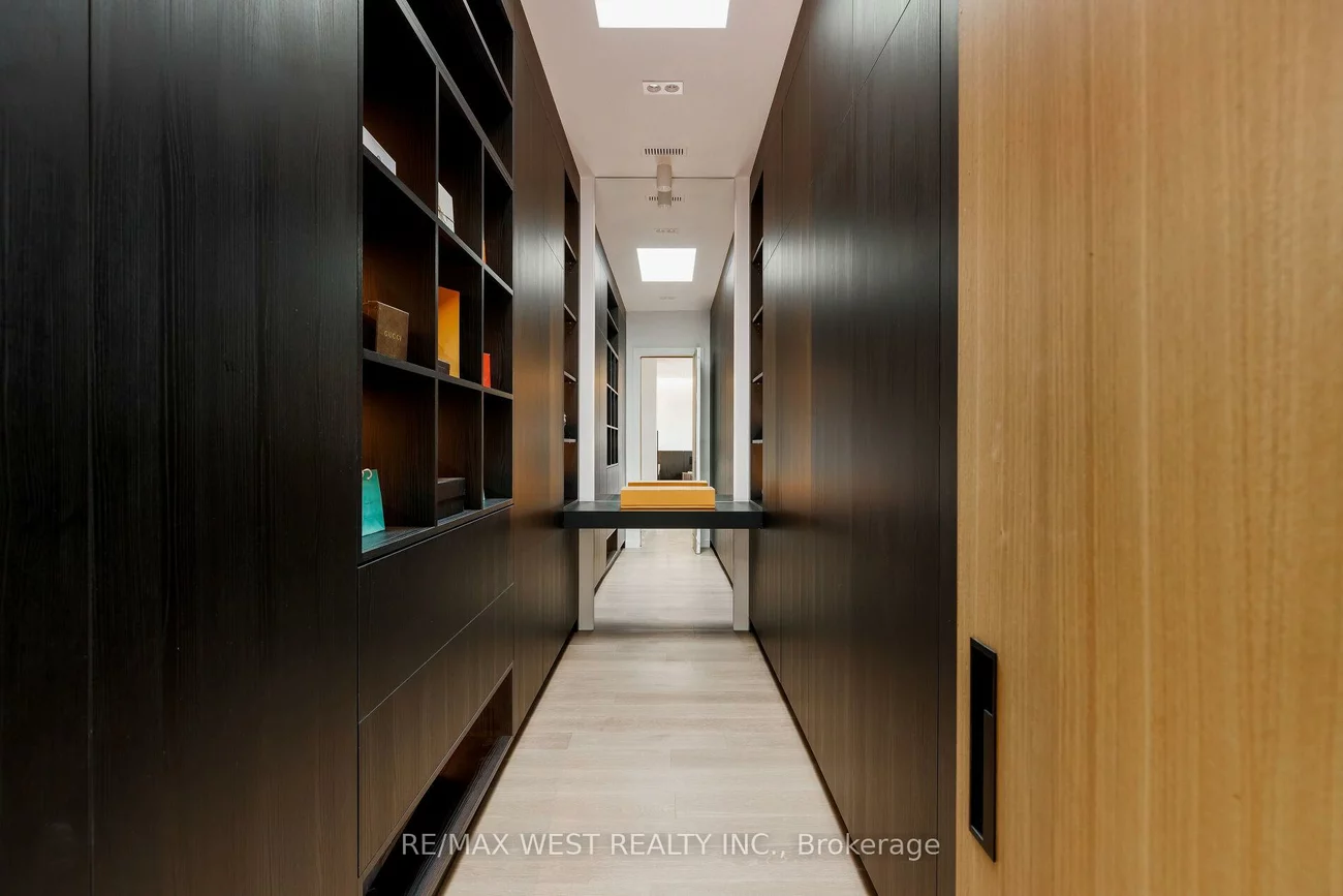 310, Patricia, Newtonbrook West, Toronto