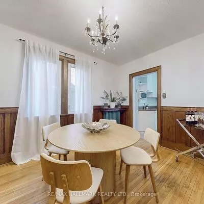 31, Robina, Oakwood Village, Toronto