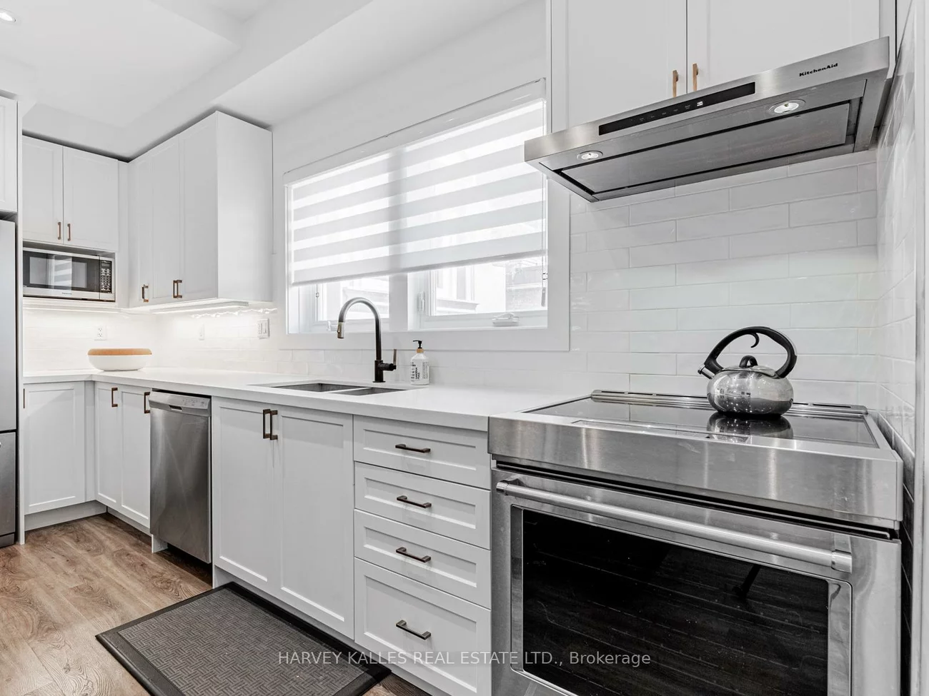 736, Glencairn, Englemount-Lawrence, Toronto