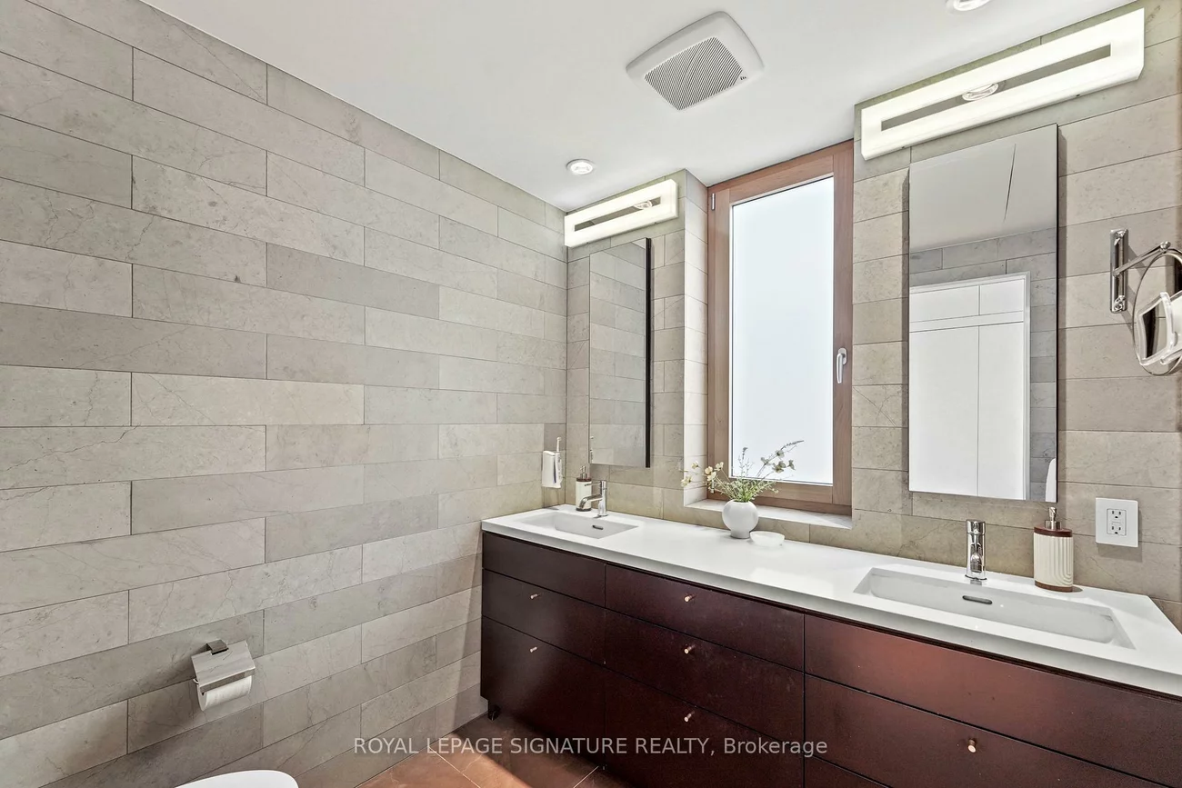 215, Bowood, Lawrence Park North, Toronto
