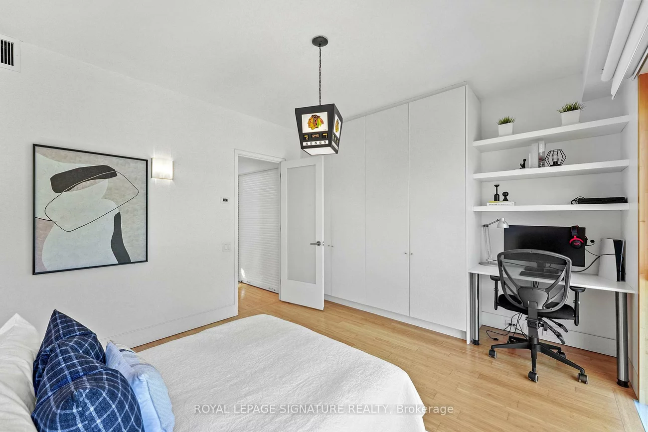 215, Bowood, Lawrence Park North, Toronto