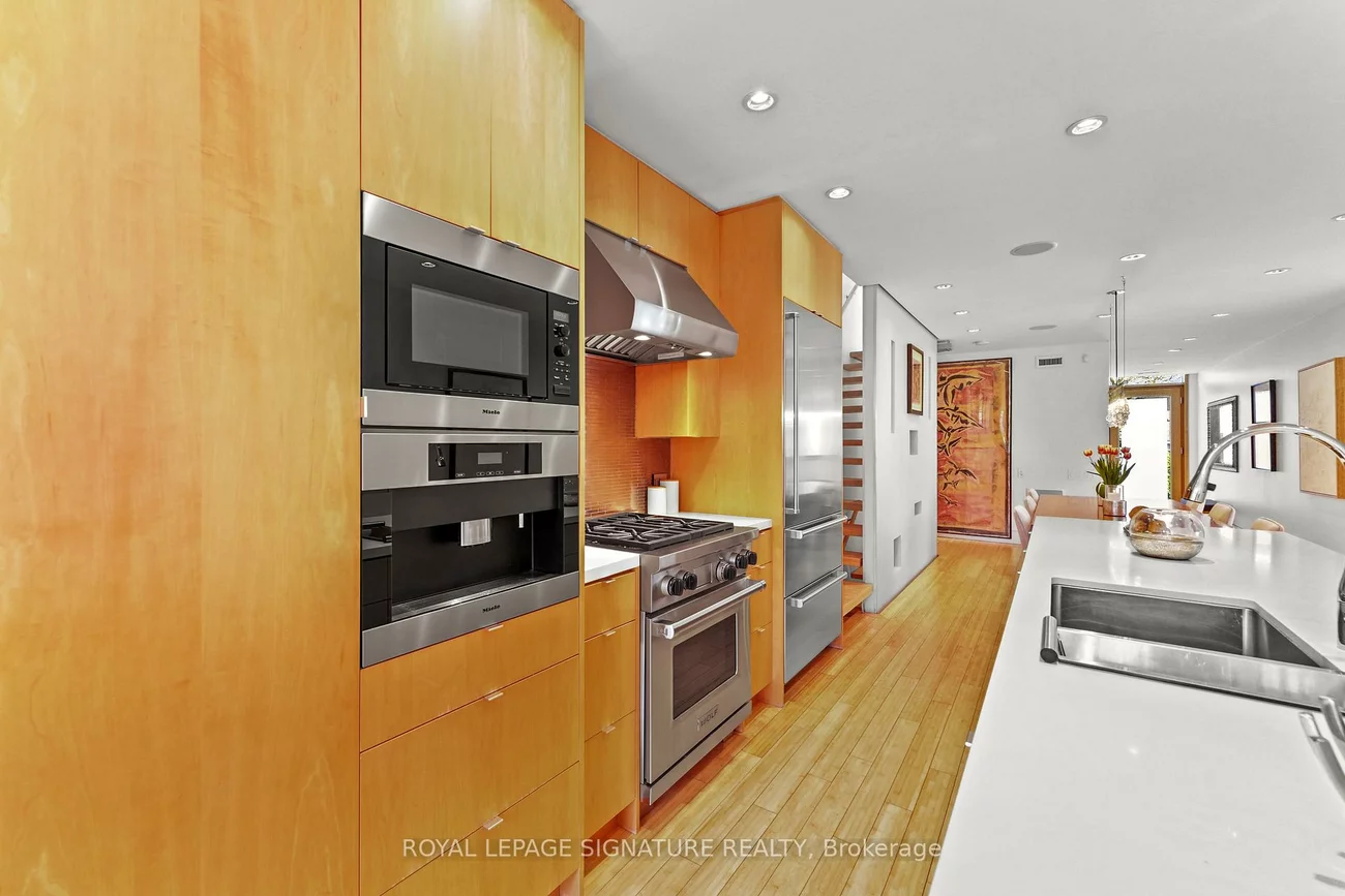 215, Bowood, Lawrence Park North, Toronto