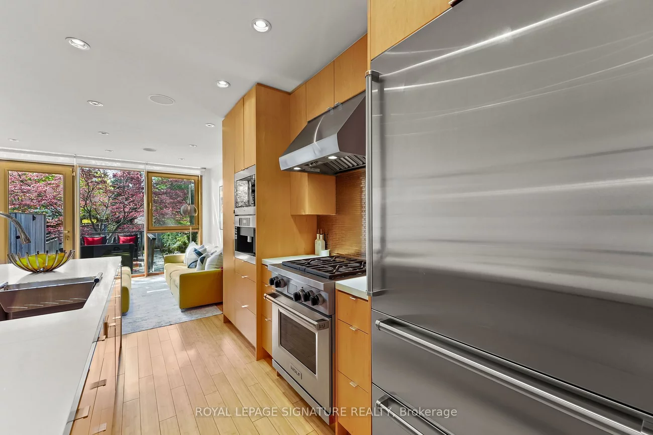 215, Bowood, Lawrence Park North, Toronto