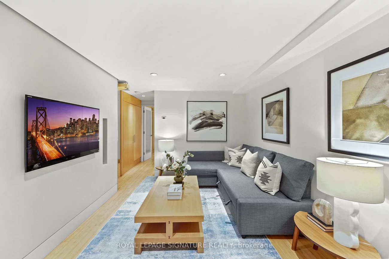 215, Bowood, Lawrence Park North, Toronto