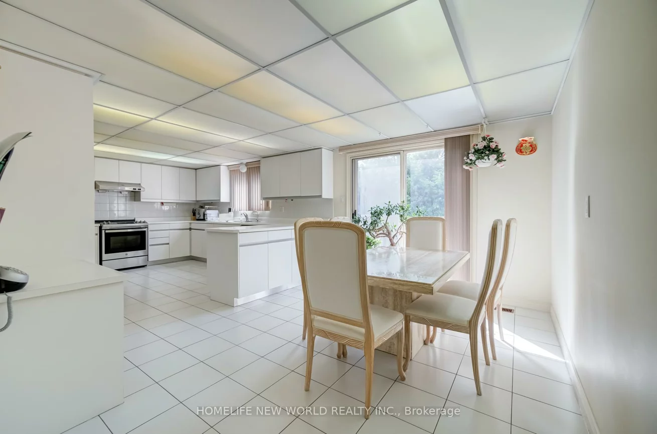 4, Tarbert, Bayview Woods-Steeles, Toronto