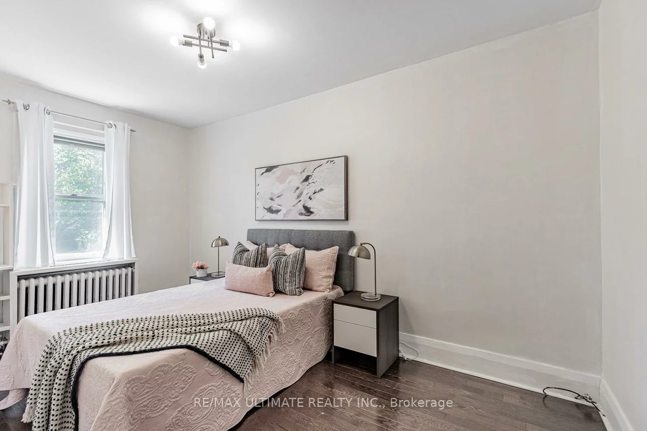 28, Banff, Mount Pleasant East, Toronto
