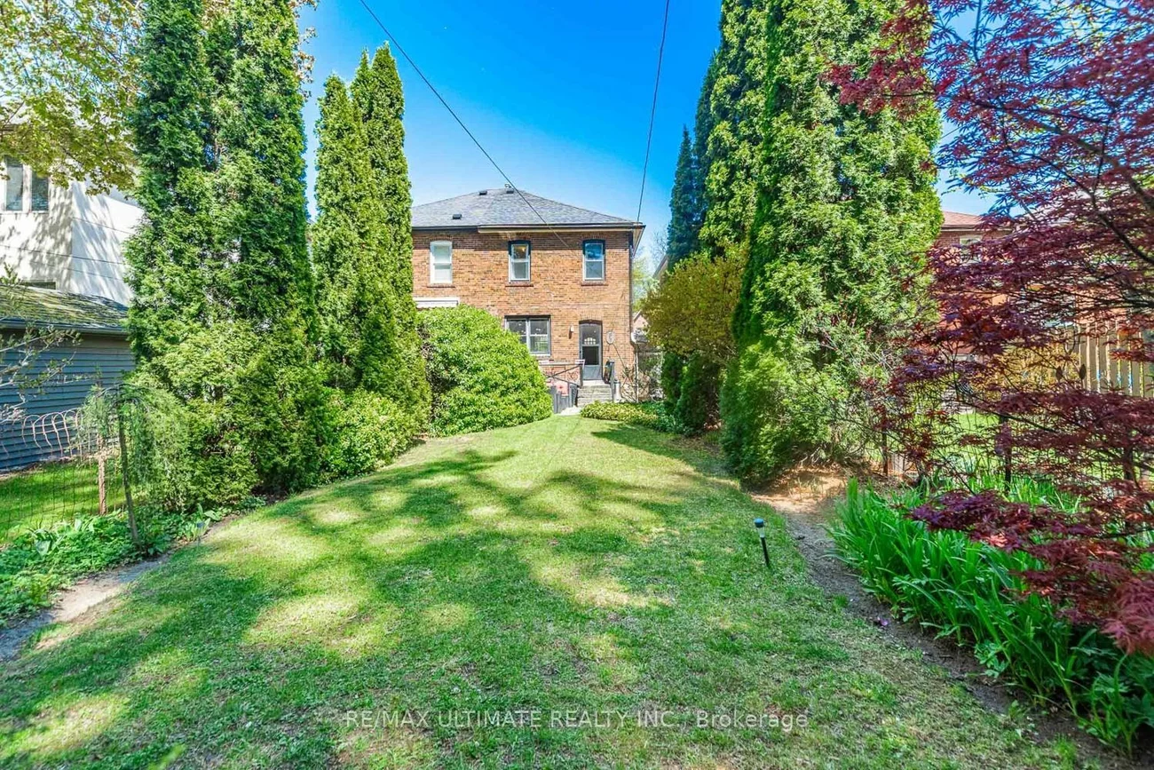 28, Banff, Mount Pleasant East, Toronto