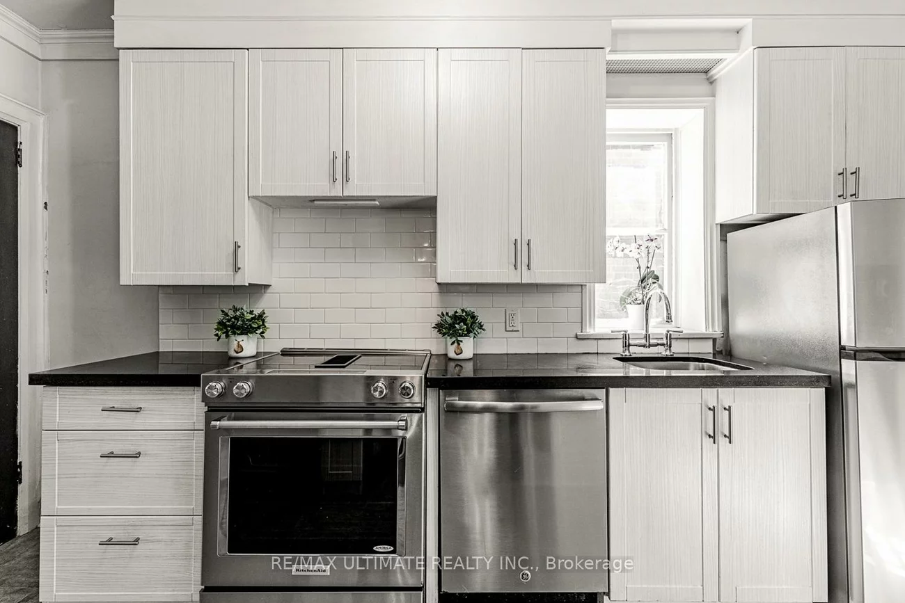 28, Banff, Mount Pleasant East, Toronto