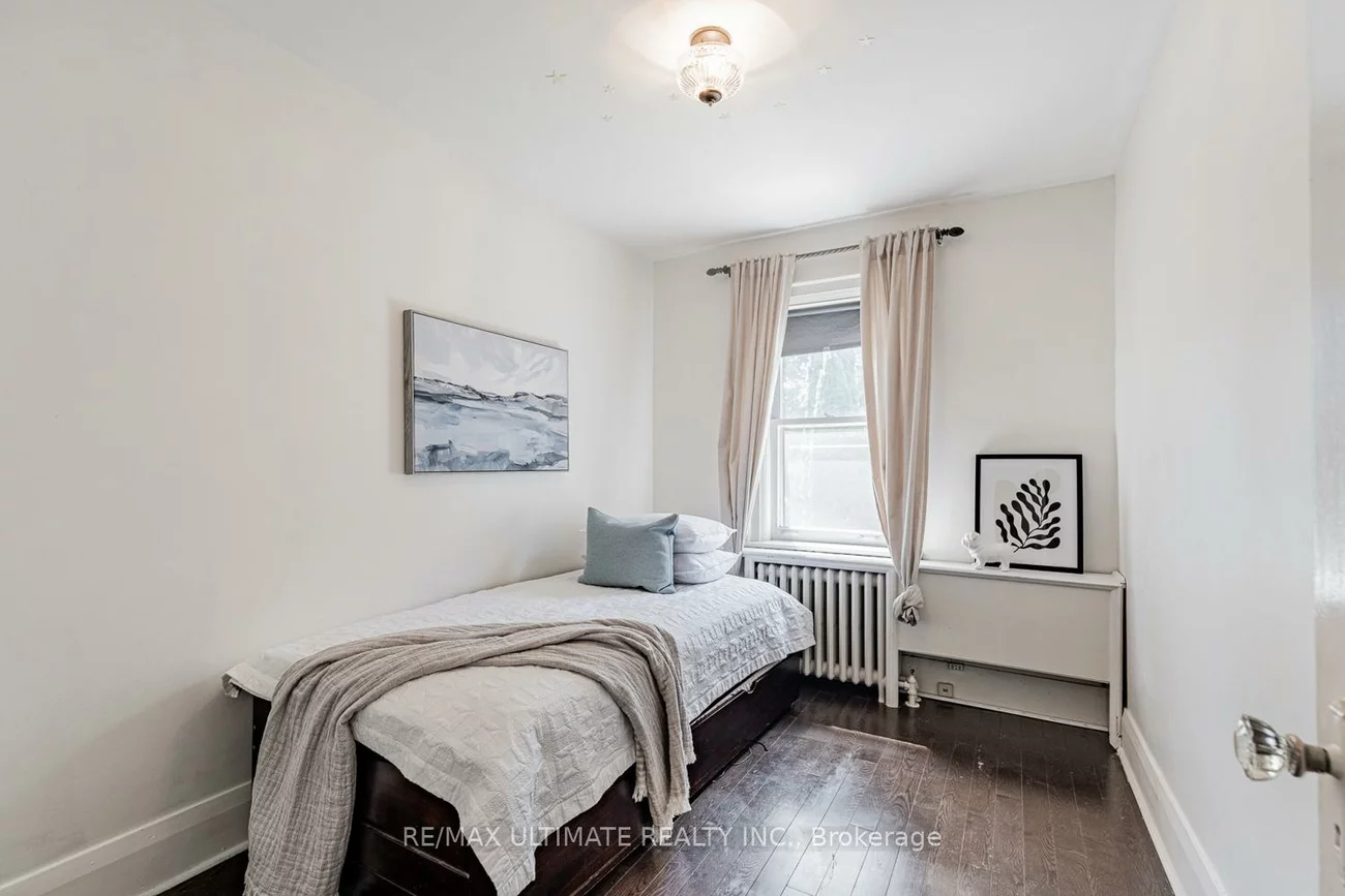28, Banff, Mount Pleasant East, Toronto