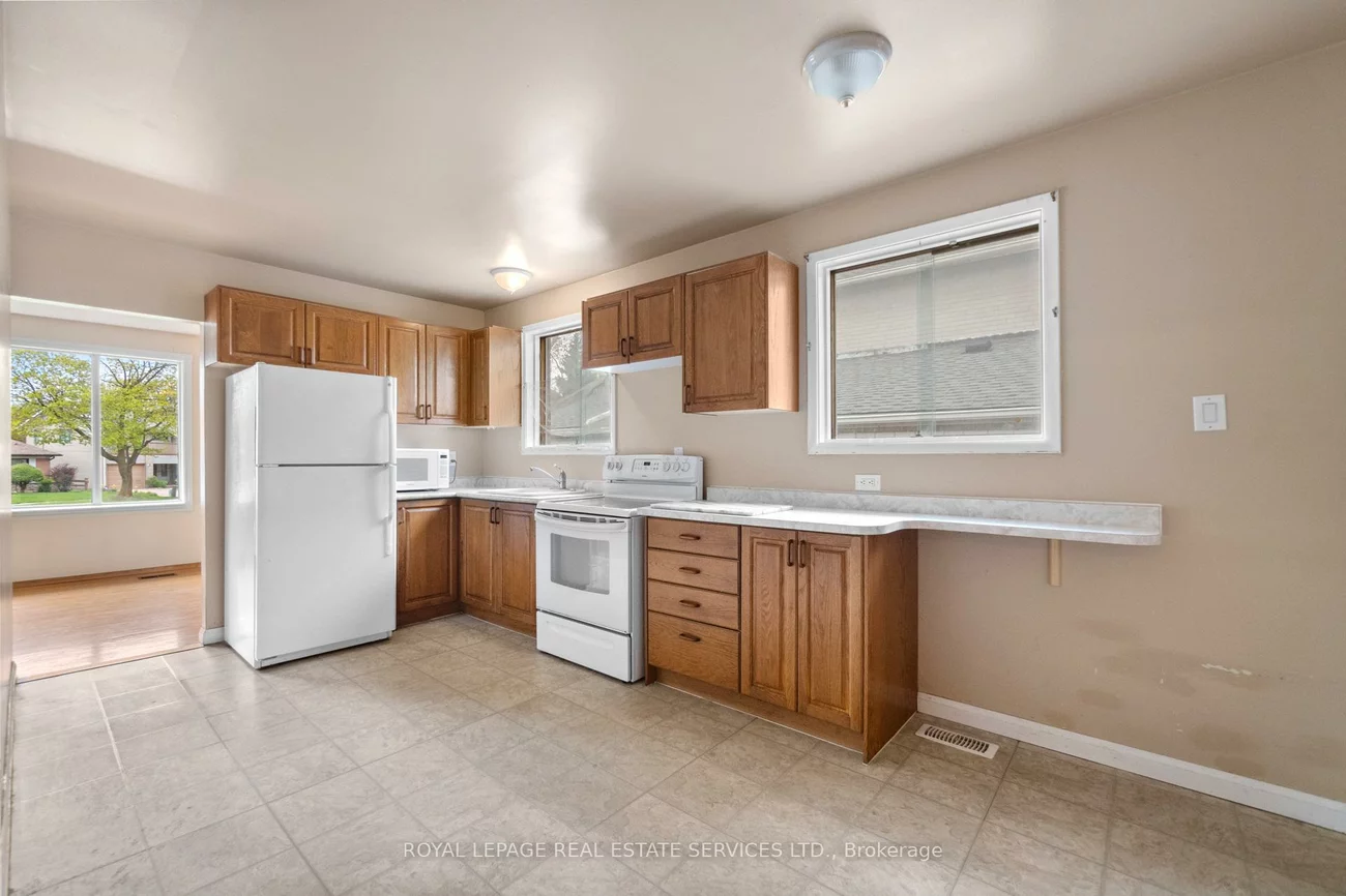 5, Longhope, Don Valley Village, Toronto