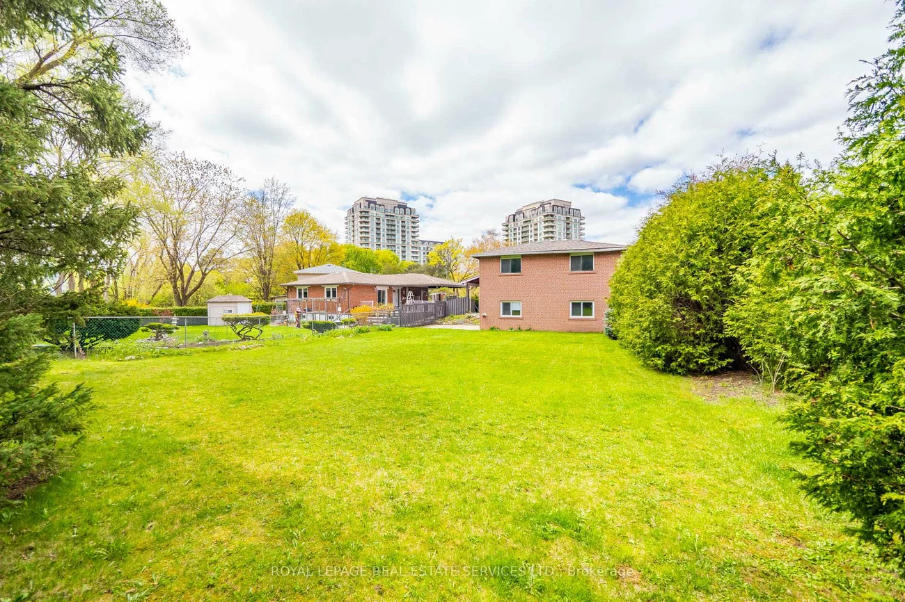 5, Longhope, Don Valley Village, Toronto