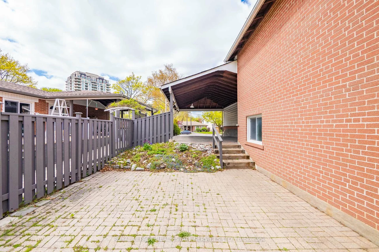 5, Longhope, Don Valley Village, Toronto