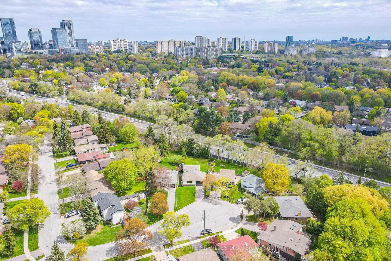 5, Longhope, Don Valley Village, Toronto
