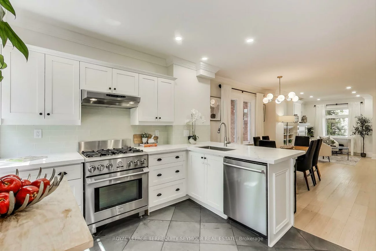 351, Roehampton, Mount Pleasant East, Toronto