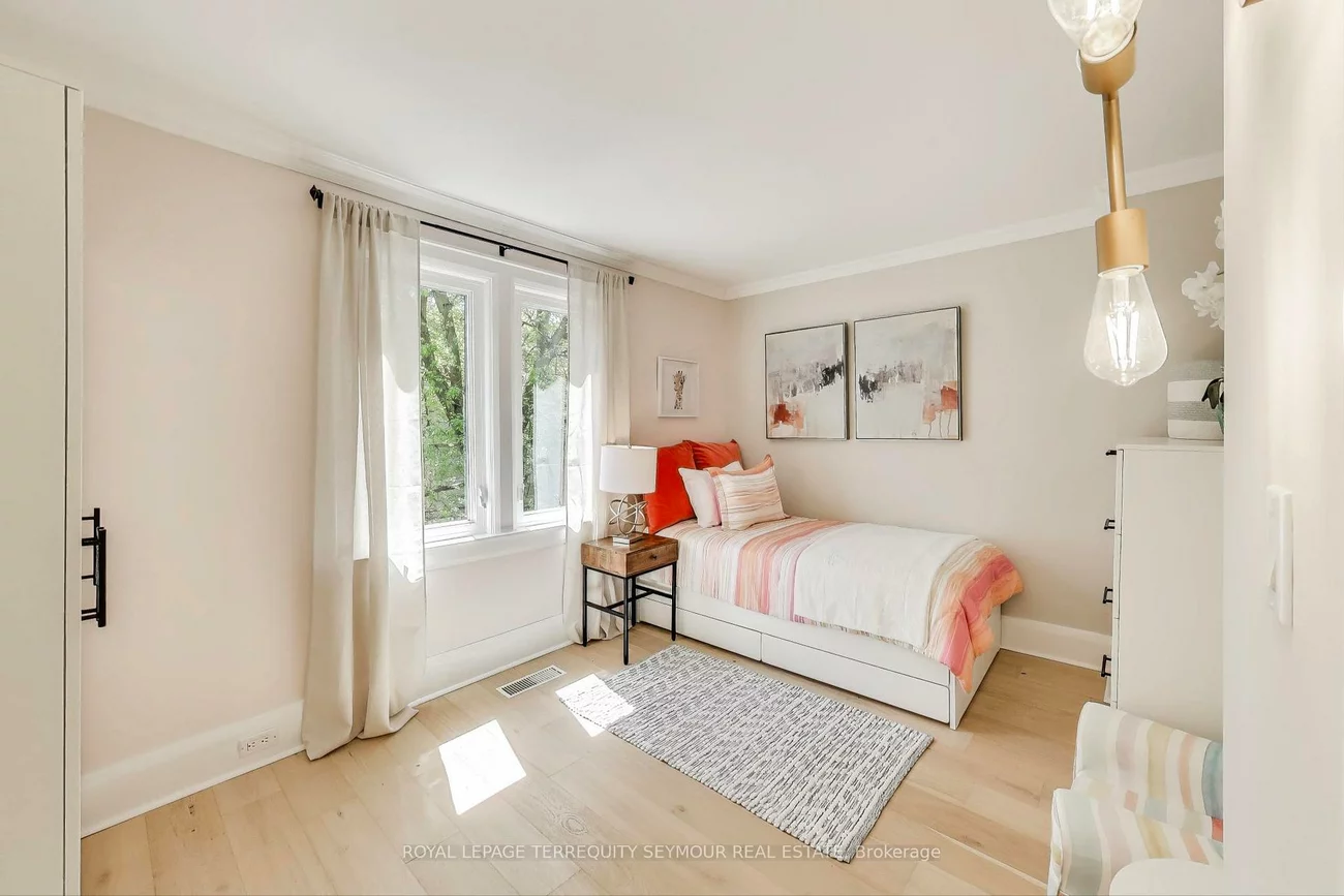 351, Roehampton, Mount Pleasant East, Toronto