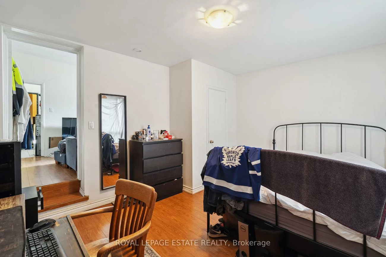 50, Grove, Trinity-Bellwoods, Toronto
