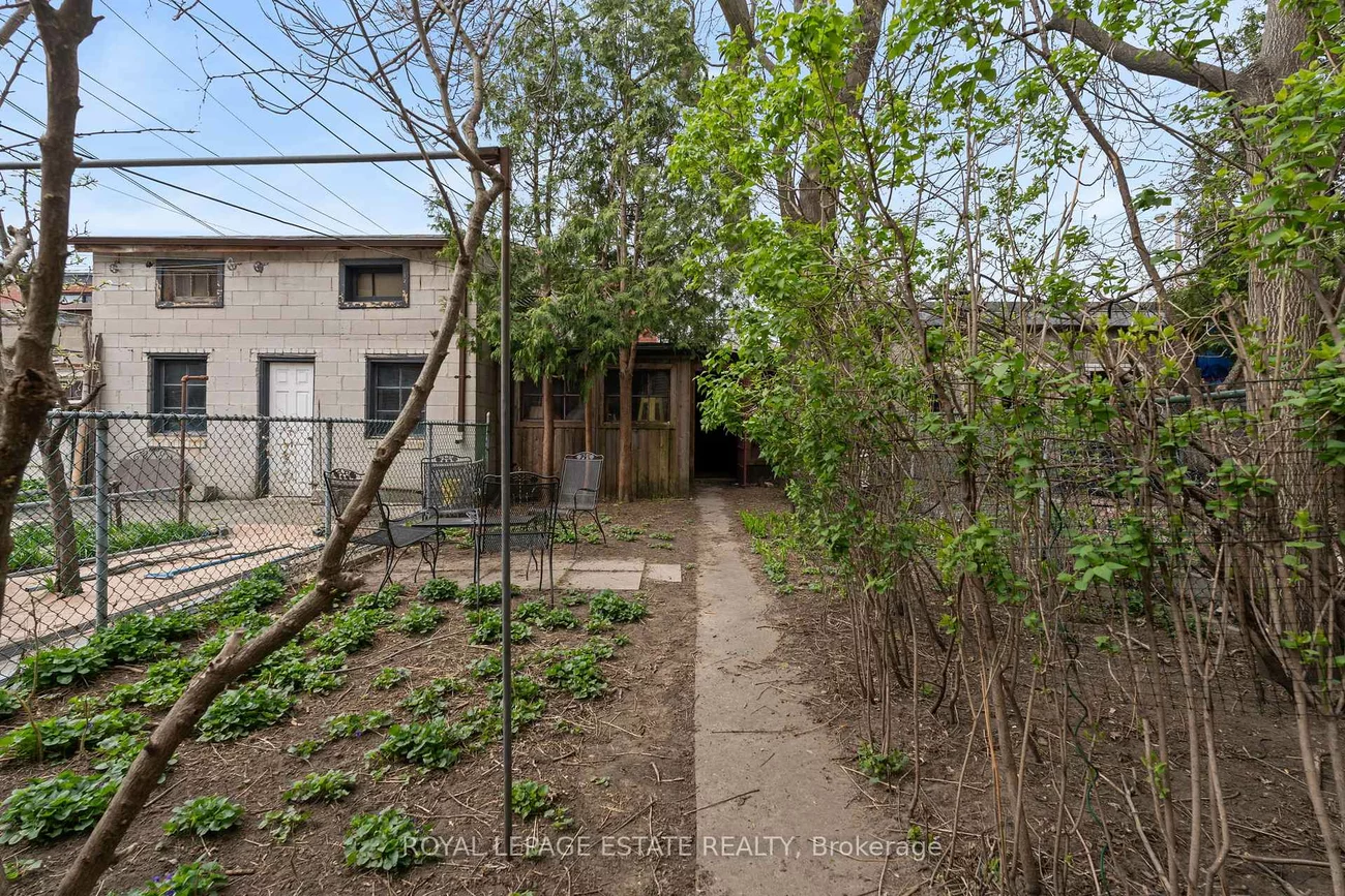 50, Grove, Trinity-Bellwoods, Toronto