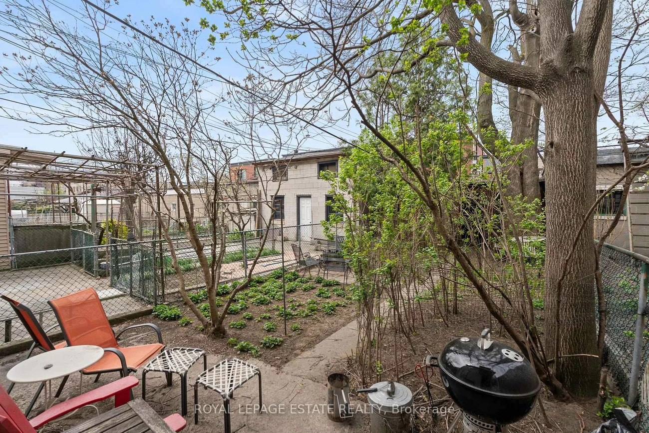 50, Grove, Trinity-Bellwoods, Toronto
