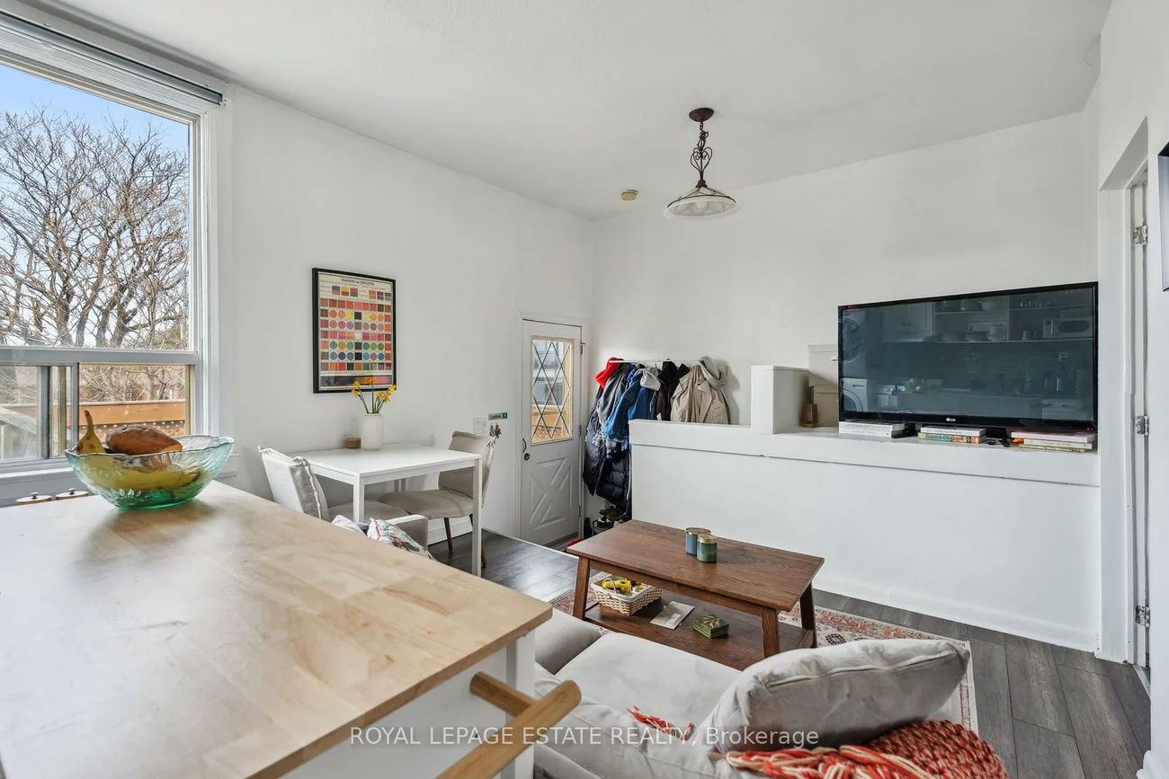 50, Grove, Trinity-Bellwoods, Toronto