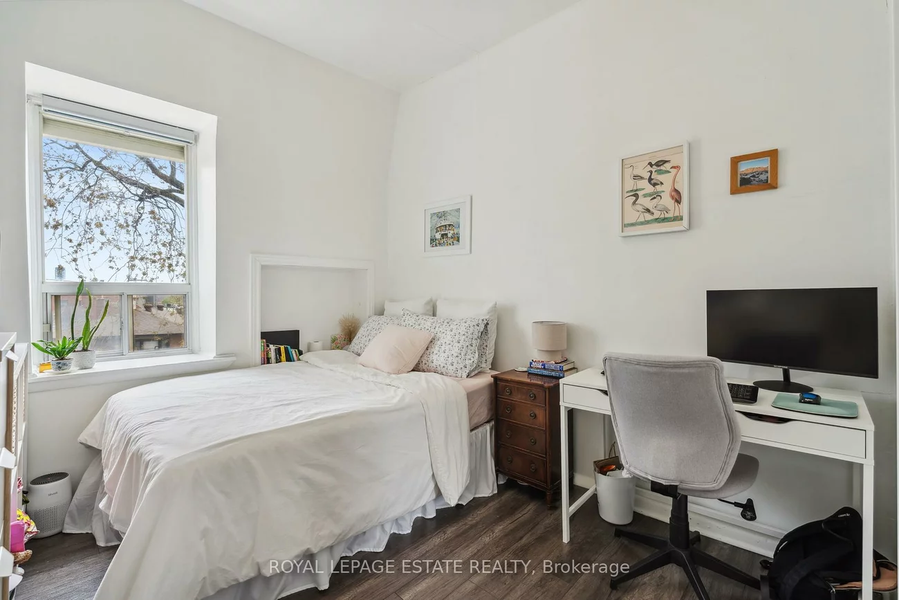 50, Grove, Trinity-Bellwoods, Toronto