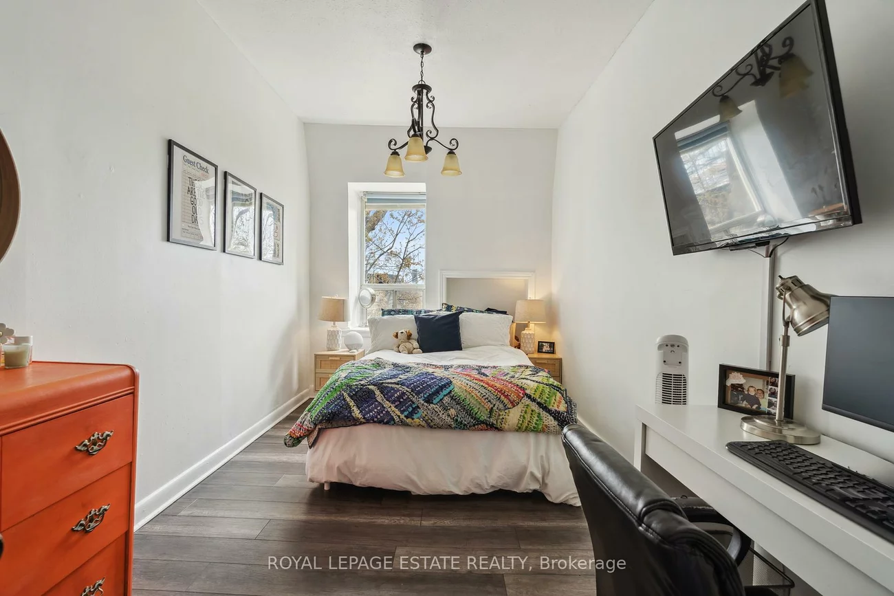 50, Grove, Trinity-Bellwoods, Toronto
