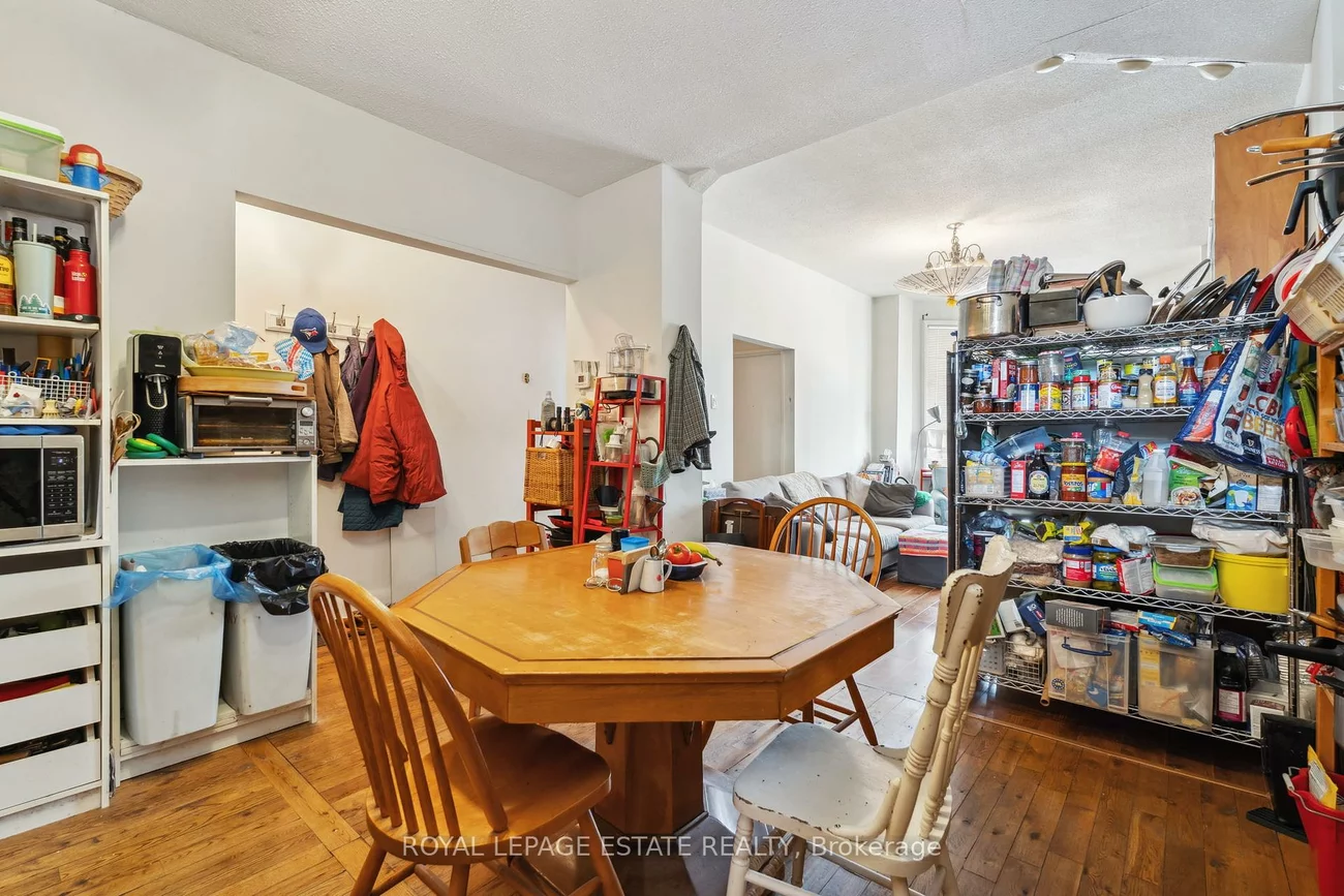 50, Grove, Trinity-Bellwoods, Toronto