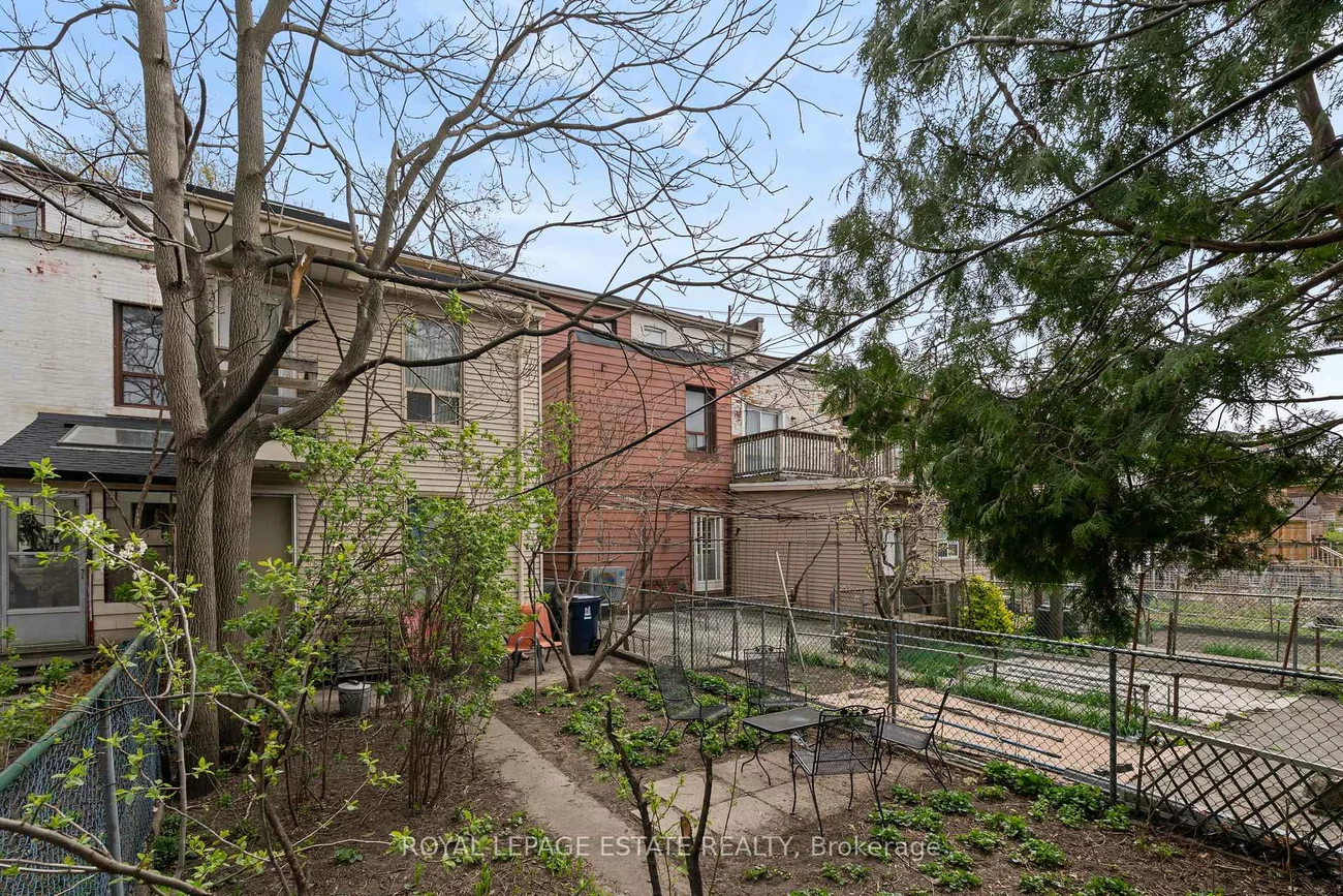 50, Grove, Trinity-Bellwoods, Toronto