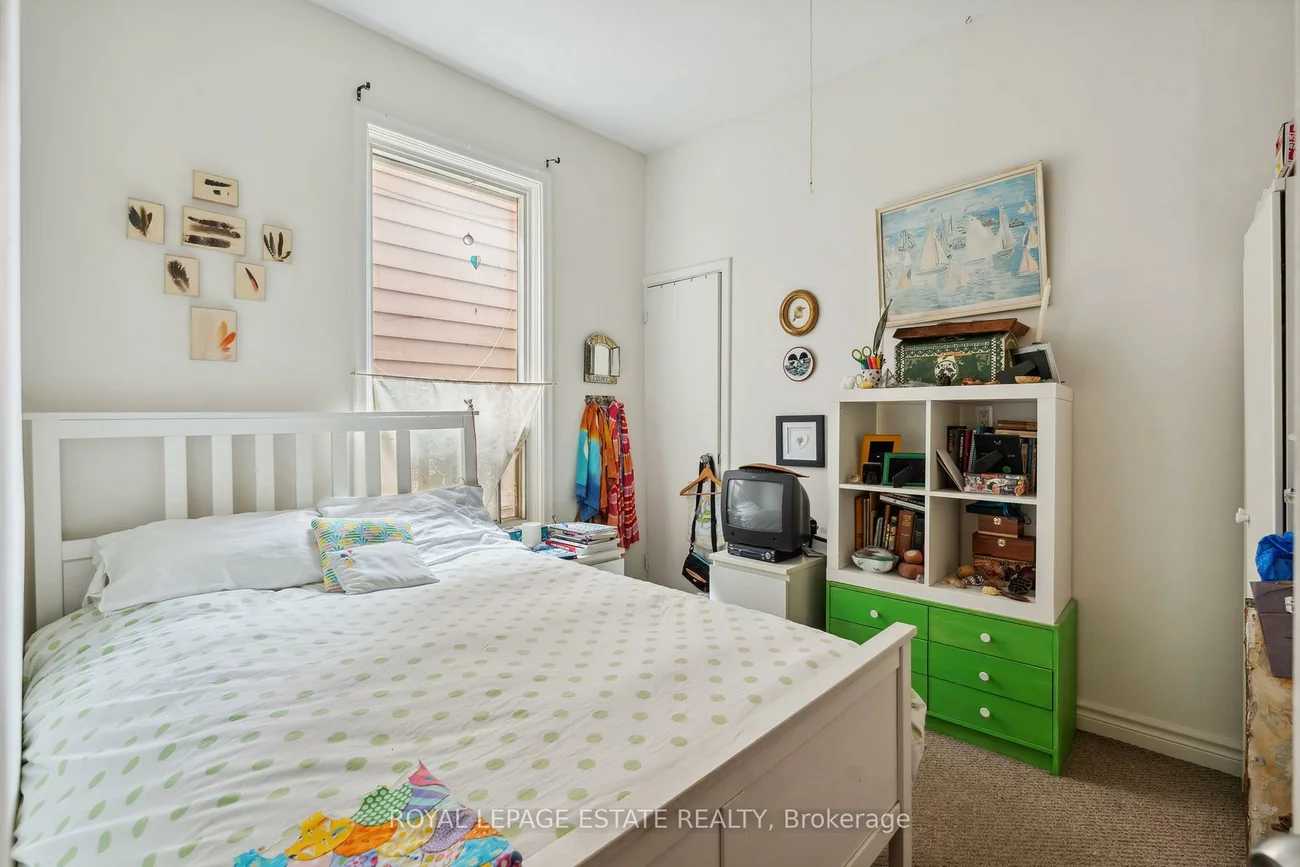 50, Grove, Trinity-Bellwoods, Toronto
