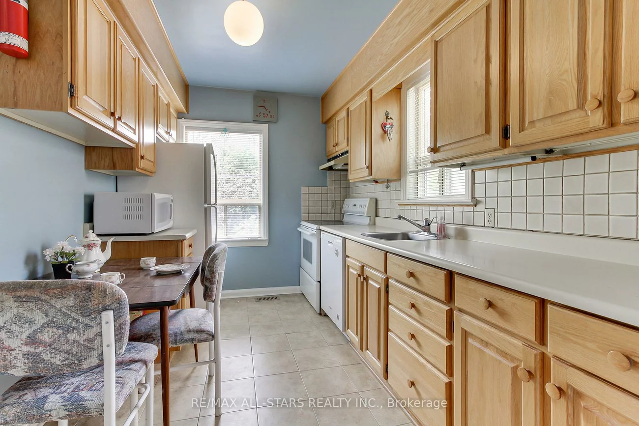 12, Grantbrook, Newtonbrook West, Toronto