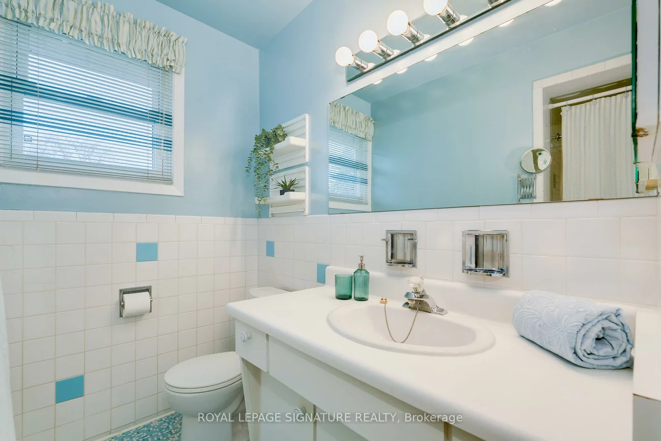36, Lesgay, Don Valley Village, Toronto