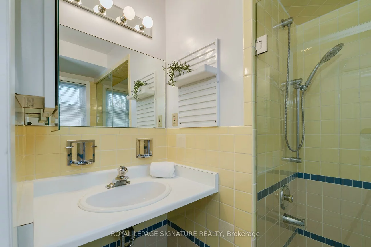 36, Lesgay, Don Valley Village, Toronto