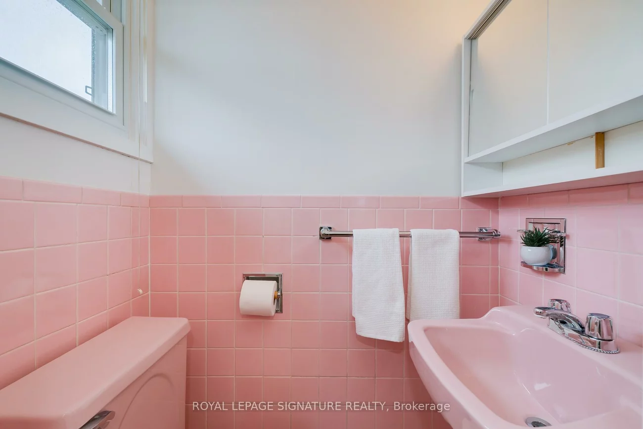 36, Lesgay, Don Valley Village, Toronto