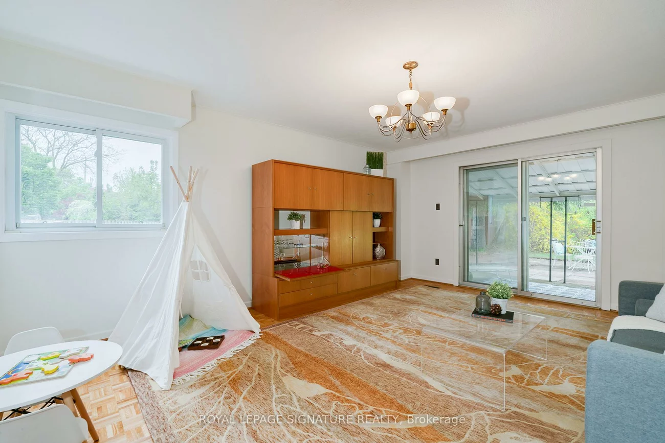 36, Lesgay, Don Valley Village, Toronto