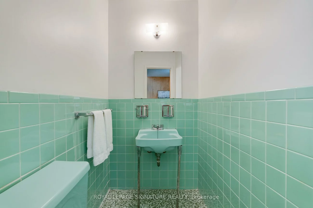 36, Lesgay, Don Valley Village, Toronto