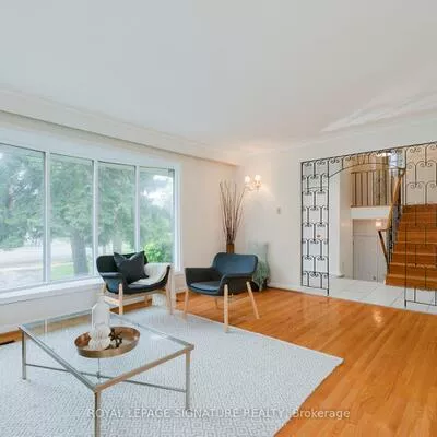 36, Lesgay, Don Valley Village, Toronto