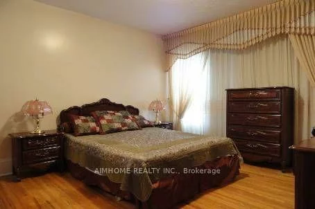 598, Bathurst, Palmerston-Little Italy, Toronto