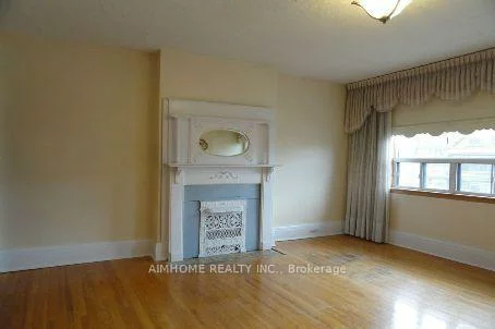598, Bathurst, Palmerston-Little Italy, Toronto
