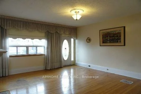 598, Bathurst, Palmerston-Little Italy, Toronto