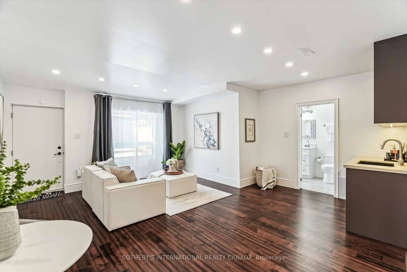 290, Bathurst, Trinity-Bellwoods, Toronto